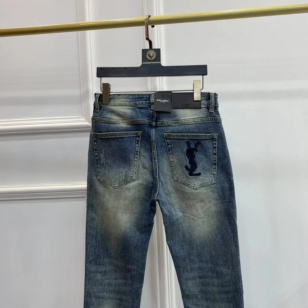 💰146 model number k58 🔥Autumn hot style SAINT LAURENT SLP Saint Laurent counter new jeans!  Yves Saint Laurent's top-quality super soft high cotton washed denim fabric! The cost of washing each piece is as much as three times that of conventional craftsmanship. The touch is extremely delicate. Once you get it, you really can’t put it down. It has a full sense of luxury! The real counters use materials worth more than a thousand yuan, giving you an unparalleled sense of luxury!  Details after details! Yves Saint Laurent’s latest debut model this year! The whole body has a simple and elegant design, the back pockets of the pants are made of high-quality craftsmanship, and the waistband has a luxurious logo leather label! Extremely exquisite! Real materials inside, just for the ultimate touch, without sacrificing high cost!  World premiere new product! Hot-selling items at the counter, the ultimate luxury! Whether it’s for personal use or as a gift, it’s a king-level choice! No pressure to manage any large business occasions and high-end private clubs! Highly recommended to buy!   Color; high-end blue Size: M-XXL